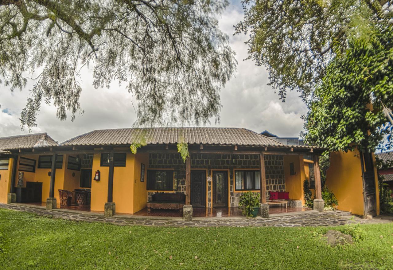 Hotel Toliman San Lucas Tolimán Exterior foto